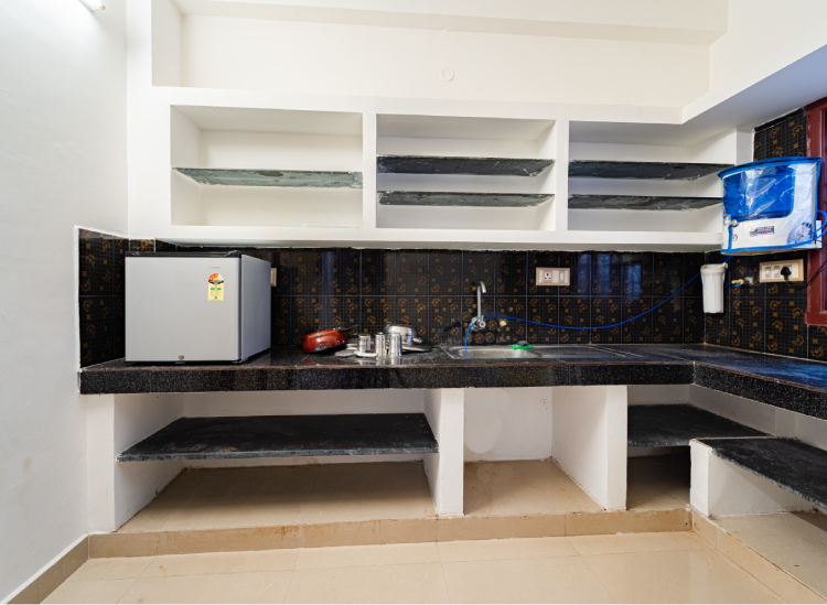 budget accommodation in Pondicherry double bedroom in Auroville, Pondicherry